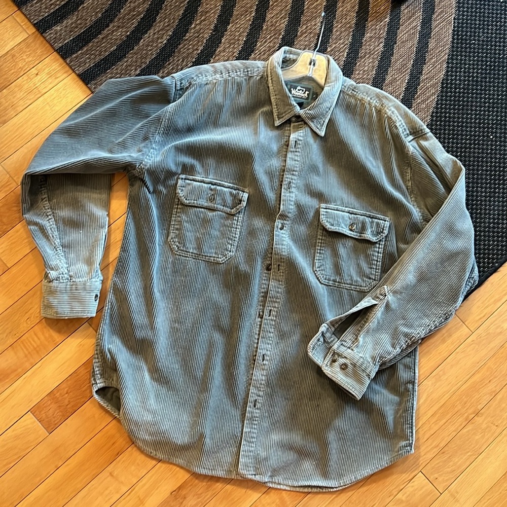 Vintage Woolrich Men’s Grey Corduroy Button Up Shirt Size Large